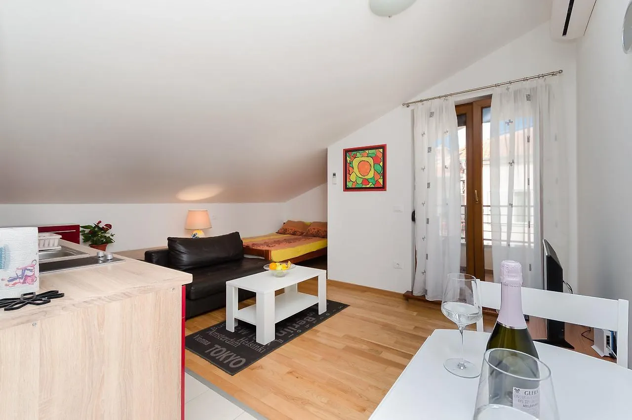 Apartment Goran روفينج