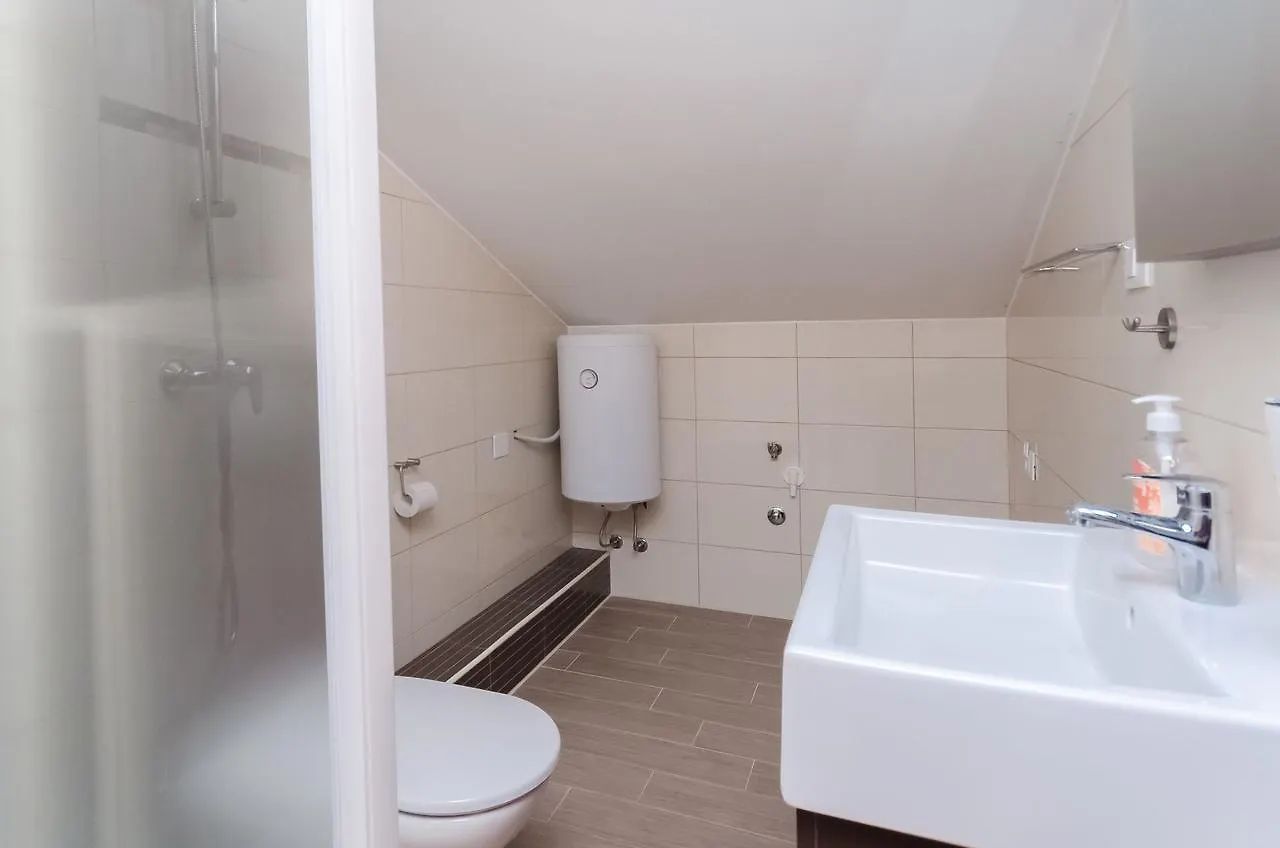 Apartment Goran روفينج